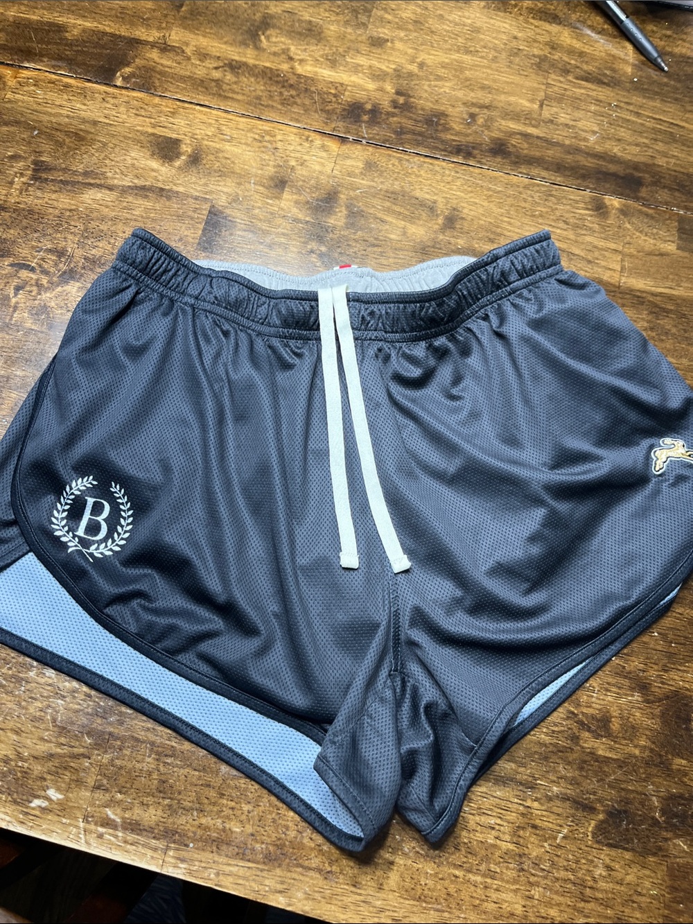 Tracksmith Athletic Mesh Shorts with Drawstring women’s size medium
